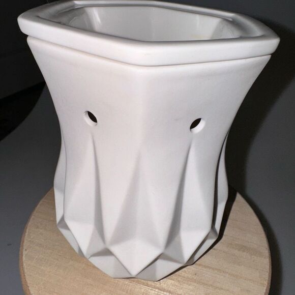 SCENTSY WAX WARMER [ALABASTER] - Picture 1 of 3